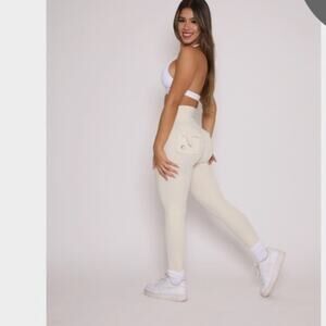 PCHEE BUM Scrunch Pocket Legging Ivory White Cream M